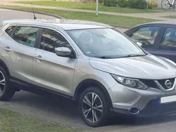 Silber Gebraucht 2016 Nissan Qashqai Acenta SUV | 15.000 € (Teuer)