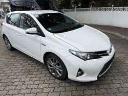 Weiß Gebraucht 2013 Toyota Auris Hybrid Limousine | 8.700 € (Fairer Preis)