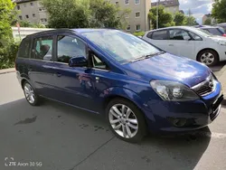 Blau Gebraucht 2010 Opel Zafira Sport Van / Kleinbus | 6.990 € (Teuer)