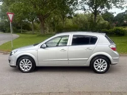 Grau Gebraucht 2006 Opel Astra Limousine | 5.850 €