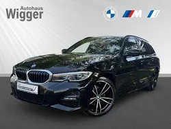 Black sapphire metallic Gebraucht 2022 BMW 320 M Sport Kombi | 35.400 € (Fairer Preis)