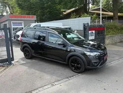 Schwarz Gebraucht 2022 Dacia Jogger Extreme Van / Kleinbus | 14.268 €
