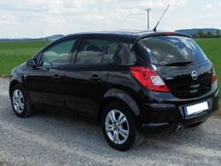 Schwarz metallic Gebraucht 2011 Opel Corsa Kleinwagen | 6.990 €