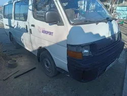Weiß Gebraucht 1997 Toyota HiAce Van / Kleinbus | 4.700 €