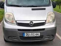 Grün Gebraucht 2006 Opel Vivaro Van | 6.800 €