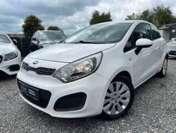 Weiß Gebraucht 2013 Kia Rio DREAM-TEAM Edition Kleinwagen | 3.890 € (Guter Preis)