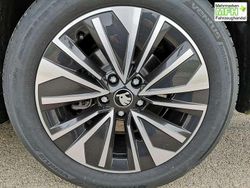 Ice tea yellow metallic Neu 2025 Skoda Superb Selection Kombi | 45.740 € (Guter Preis)