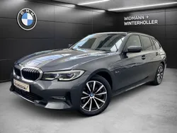 Grau Gebraucht 2022 BMW 320e Shadowline Kombi | 31.880 € (Etwas zu teuer)
