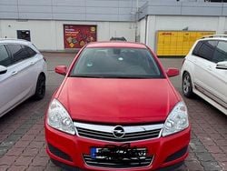 Rot Gebraucht 2007 Opel Astra Edition Limousine | 1.990 € (Guter Preis)