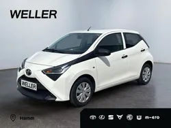 Weiß Gebraucht 2021 Toyota Aygo Business Edition Kleinwagen | 11.490 € (Fairer Preis)