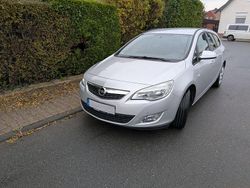 Silber Gebraucht 2012 Opel Astra Kombi | 4.900 € (Fairer Preis)