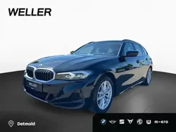 Schwarz (schwarz) Gebraucht 2023 BMW 318 Comfort Edition Kombi | 27.990 € (Superpreis)
