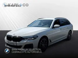Weiss Gebraucht 2022 BMW 520 M Sport Kombi | 34.998 € (Fairer Preis)