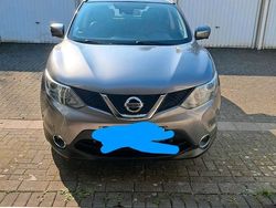 Grau Gebraucht 2016 Nissan Qashqai SUV | 12.000 €