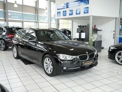 Schwarz Gebraucht 2019 BMW 320 Sport Line Kombi | 14.900 € (Guter Preis)