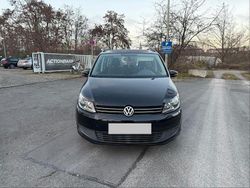 Schwarz Gebraucht 2012 VW Touran Trendline Van / Kleinbus | 3.300 € (Superpreis)