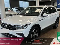 Pure white Gebraucht 2021 VW Tiguan Life SUV | 27.900 € (Fairer Preis)