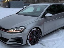 Silber Gebraucht 2019 VW Golf VII GTI Kleinwagen | 25.000 €