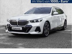 Weiß Gebraucht 2024 BMW 520 Comfort Edition Kombi | 52.790 € (Superpreis)