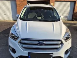 Weiß Gebraucht 2019 Ford Kuga SUV | 15.800 € (Guter Preis)