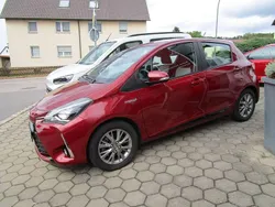 Red mc. Gebraucht 2017 Toyota Yaris Hybrid Comfort Kleinwagen | 12.490 € (Guter Preis)