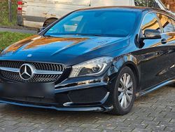 Schwarz Gebraucht 2015 Mercedes CLA200 Kombi | 14.000 €