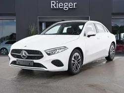 Unilack polarweiß Gebraucht 2024 Mercedes A180 Progressive Limousine | 33.990 € (Teuer)