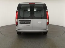Shimmering silver metallic Neu 2025 Hyundai Staria Trend Van | 35.975 €