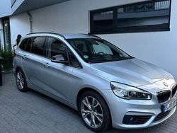 Silber Gebraucht 2015 BMW 220 Gran Tourer Sport Line Van / Kleinbus | 11.900 € (Fairer Preis)