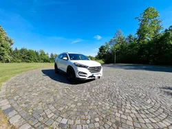 Weiß Gebraucht 2017 Hyundai Tucson SUV | 13.950 €