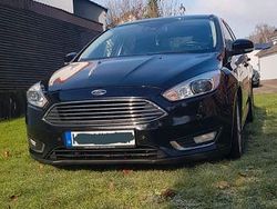 Schwarz Gebraucht 2015 Ford Focus Titanium Limousine | 8.550 € (Fairer Preis)