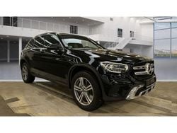 Schwarz/baltic black Gebraucht 2022 Mercedes GLC300e SUV | 33.950 € (Superpreis)