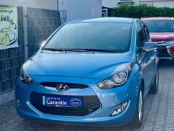 Blau Gebraucht 2014 Hyundai ix20 Edition Van / Kleinbus | 12.990 € (Etwas zu teuer)