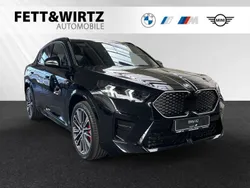 Saphirschwarz metallic Neu 2025 BMW iX2 M Sport SUV | 53.890 € (Fairer Preis)
