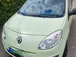 Grün Gebraucht 2009 Renault Twingo Kleinwagen | 2.200 € (Fairer Preis)