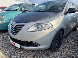 Grau Gebraucht 2011 Lancia Ypsilon Platinum Kleinwagen | 7.990 €