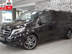 Obsidianschwarz metallic Gebraucht 2017 Mercedes V250 Avantgarde Van / Kleinbus | 38.770 € (Fairer Preis)