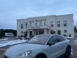 Grau Gebraucht 2022 Porsche Cayenne Turbo S SUV | 100.000 € (Fairer Preis)