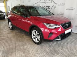 Desire rot / schwarz Gebraucht 2023 Seat Arona FR SUV | 21.950 € (Etwas zu teuer)