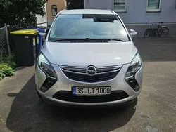 Silber Gebraucht 2016 Opel Zafira Tourer drive Van / Kleinbus | 15.000 € (Teuer)
