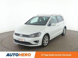 Weiß Gebraucht 2017 VW Golf Sportsvan Highline Van / Kleinbus | 14.220 € (Fairer Preis)