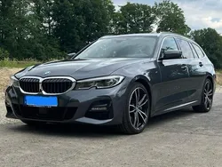 Grau Gebraucht 2020 BMW 330 M Sport Kombi | 30.500 € (Fairer Preis)