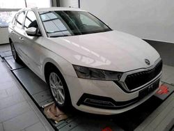 Candyweiss Gebraucht 2022 Skoda Octavia Style Kombi | 23.970 € (Fairer Preis)