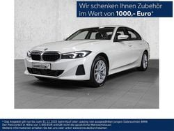 Weiß Gebraucht 2024 BMW 318 Limousine | 32.240 € (Guter Preis)