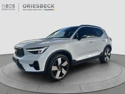 Crystal white / (metallic) Gebraucht 2022 Volvo XC40 Plus SUV | 33.880 € (Fairer Preis)