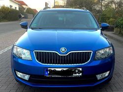 Blau Gebraucht 2016 Skoda Octavia Ambition Kombi | 7.200 € (Guter Preis)