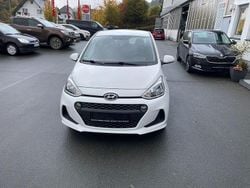 Weiß Gebraucht 2019 Hyundai i10 Trend Kleinwagen | 9.390 € (Etwas zu teuer)