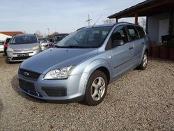 Blau Gebraucht 2005 Ford Focus Trend Kombi | 1.300 € (Guter Preis)