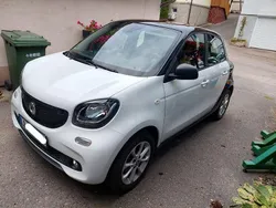Weiß Gebraucht 2018 Smart ForFour Electric Drive Limousine | 6.800 € (Guter Preis)