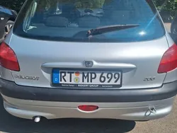 Grau Gebraucht 2003 Peugeot 206 | 730 € (Guter Preis)